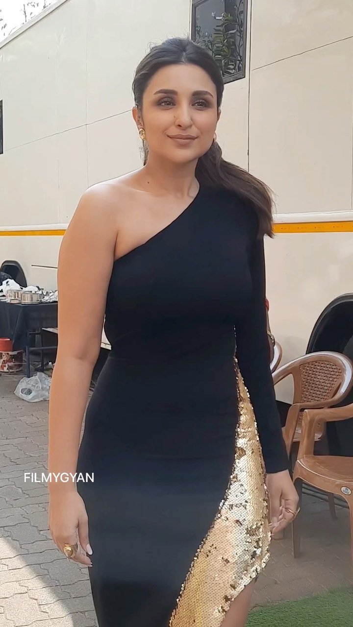Parineeti ji clicked today in this beautiful black outfit.