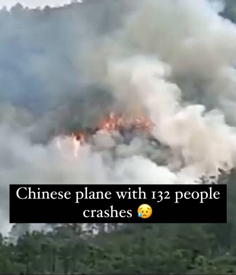 Chinese plane with 132 people crashes in China causing mountain fires