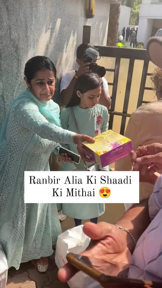 Ranbir Alia Ki Shaadi Ki Mithai  
.
#ranbiraliawedding