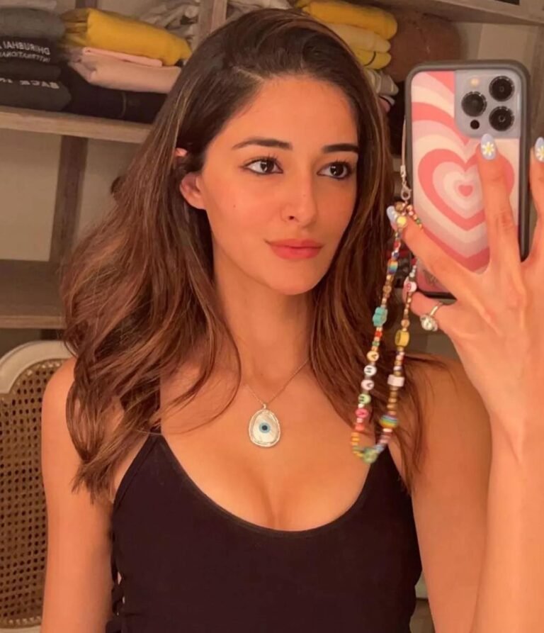got her selfie game strong
.
.
#ananyapanday #ananyapandey