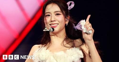Blackpink’s Jisoo has become one of the highest-profile K-pop stars to go public